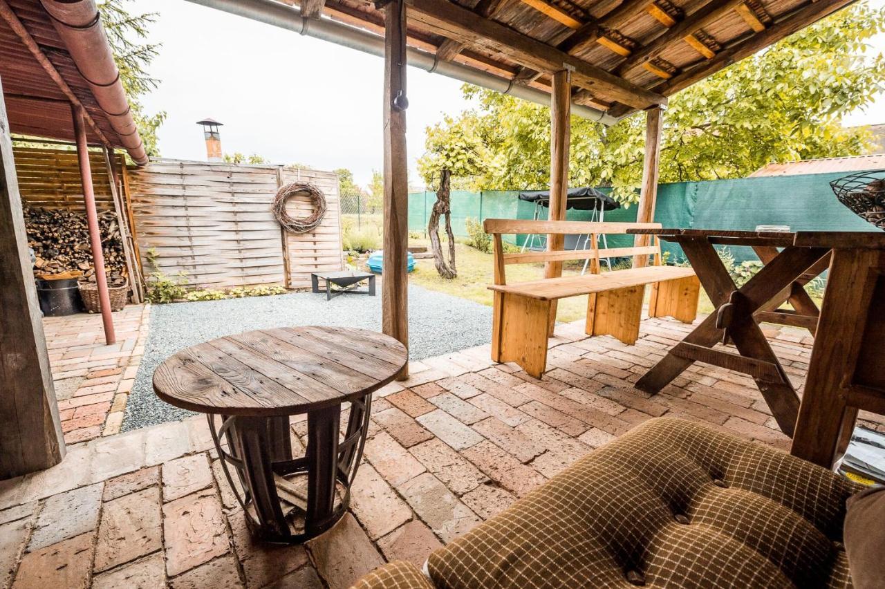 Apartman Ve Dvore Ratiskovice Exteriör bild