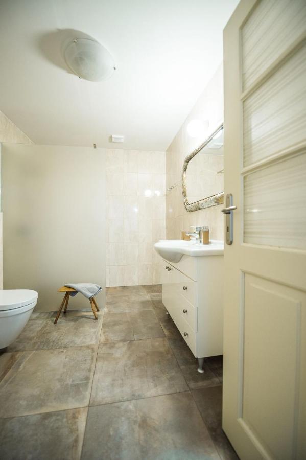 Apartman Ve Dvore Ratiskovice Exteriör bild